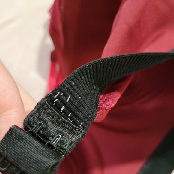 Victoria Sport Bra - Picture 3 of 4